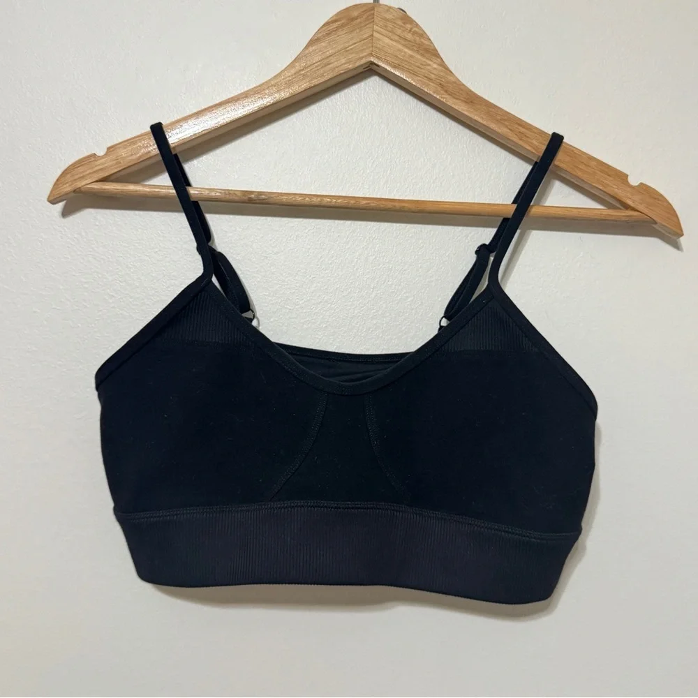 NEW ALO Yoga Alosoft Head Start Bra Size Medium Black NWOT